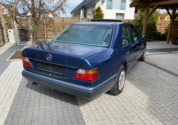 Mercedes-Benz W124 (1984-1993) cena 33000 przebieg: 329500, rok produkcji 1991 z Malbork małe 301